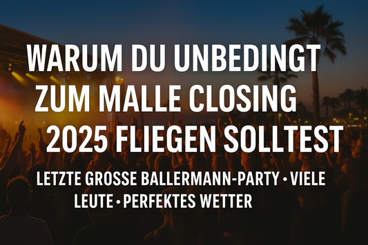 Malle Closing 2025 am Ballermann: Menschenmenge feiert bei Sonnenuntergang und Partylichtern am Strand von Mallorca – Saisonabschluss Megapark & Bierkönig.