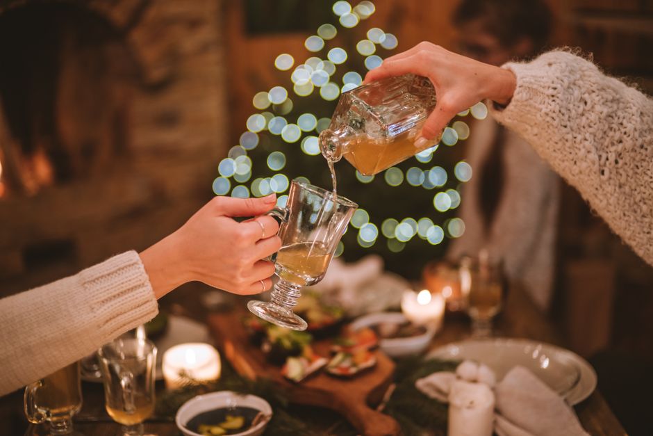 Après Ski Party zu Hause feiern: Deko, Hits & Rezepte