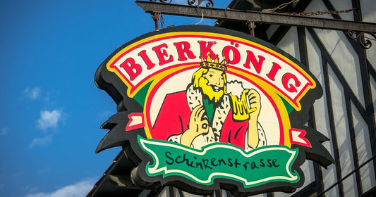 Eingangsschild des Bierkönig an der Schinkenstraße – beliebter Party-Hotspot für Ballermann-Urlauber auf Mallorca